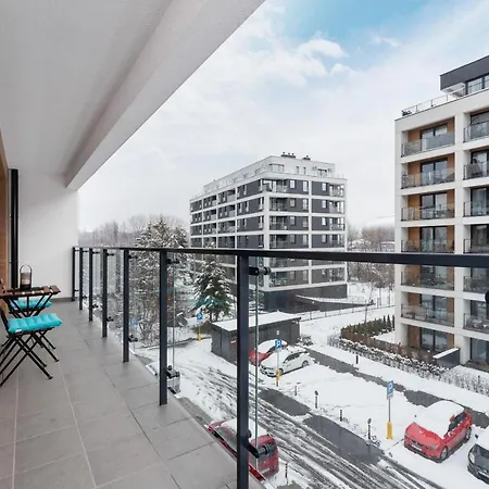 Tauron Arena Premium With Underground & Outdoor Parking By Renters Prestige شقة