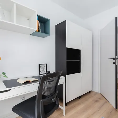 Tauron Arena Premium With Underground & Outdoor Parking By Renters Prestige Апартаменты *