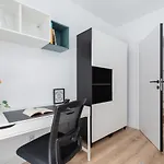 Tauron Arena Premium With Underground & Outdoor Parking By Renters Prestige Appartement *